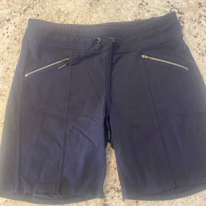 Athleta Bermuda shorts, navy blue, size medium
